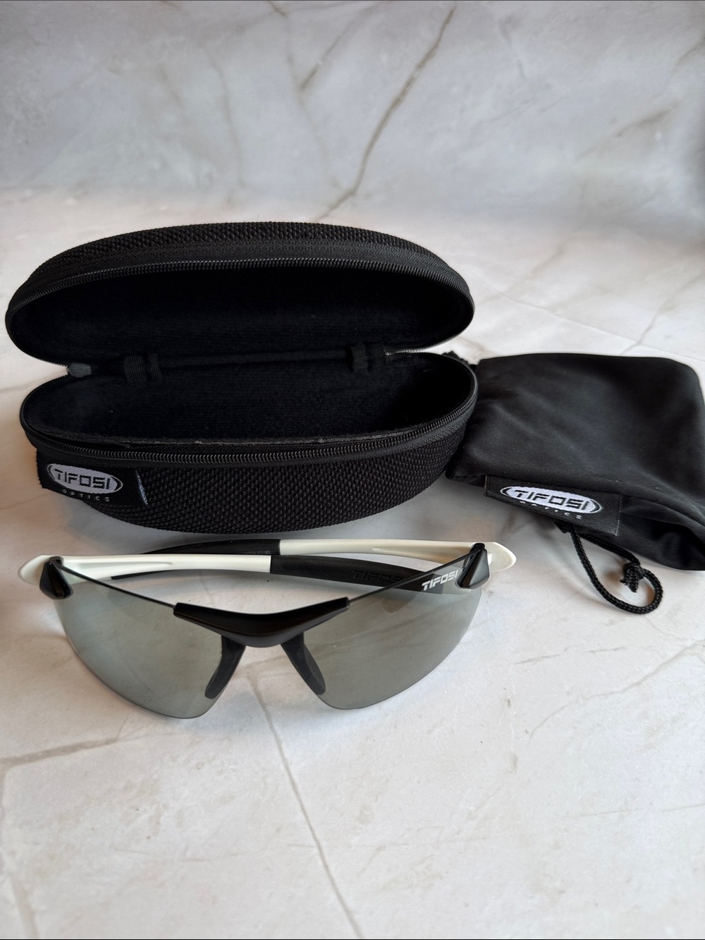 Tifosi Men’s White and Black Performance Sport Sunglasses